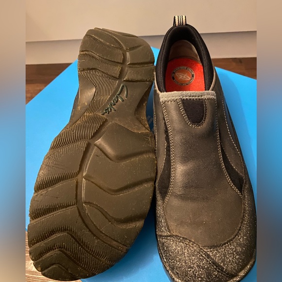 Clarks shoes - size 6 - women’s - Picture 5 of 7